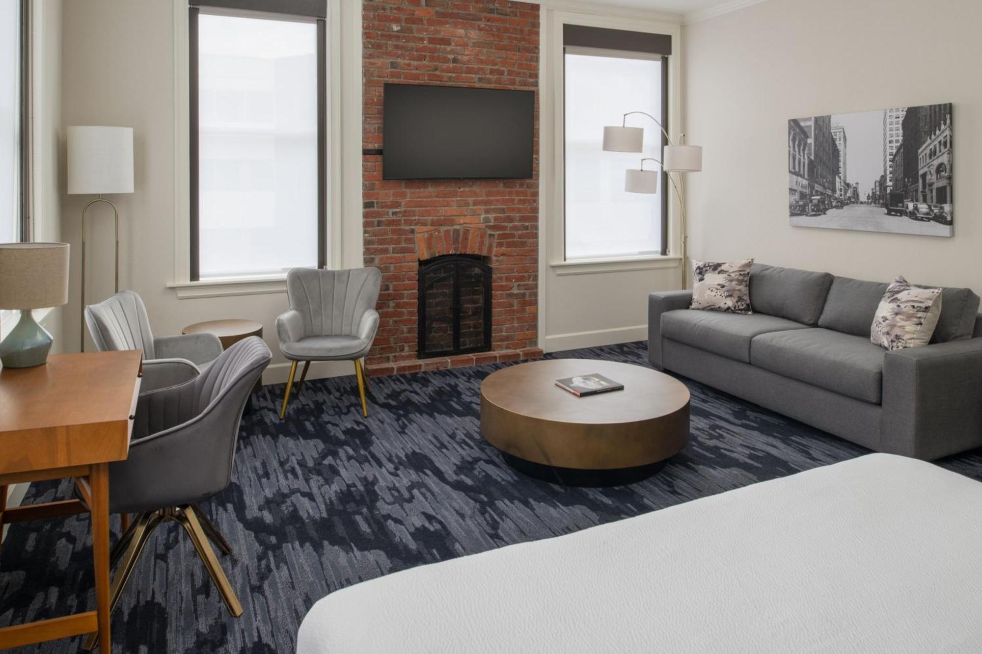 Courtyard Tacoma Downtown Hotel Екстериор снимка
