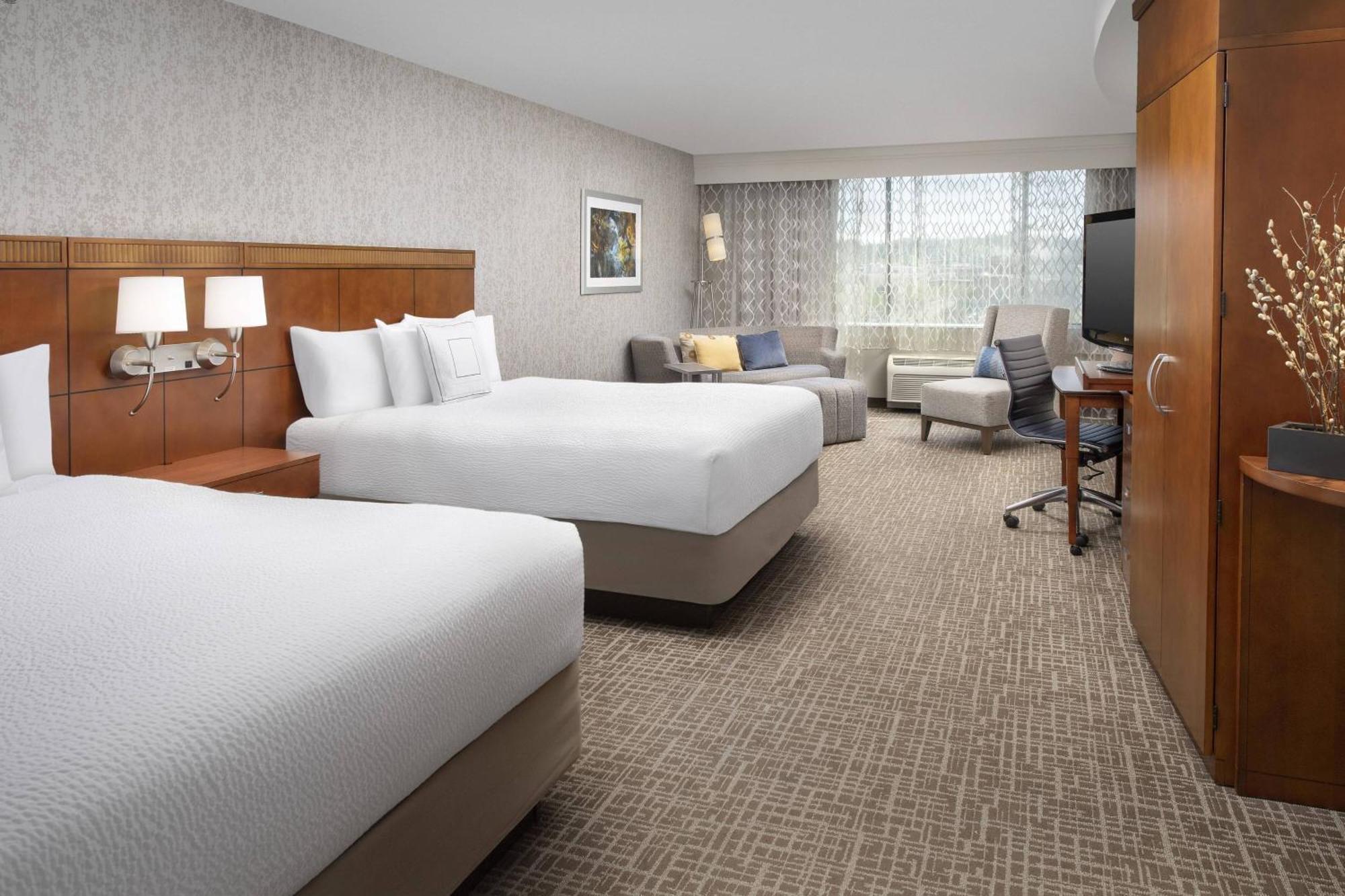 Courtyard Tacoma Downtown Hotel Екстериор снимка