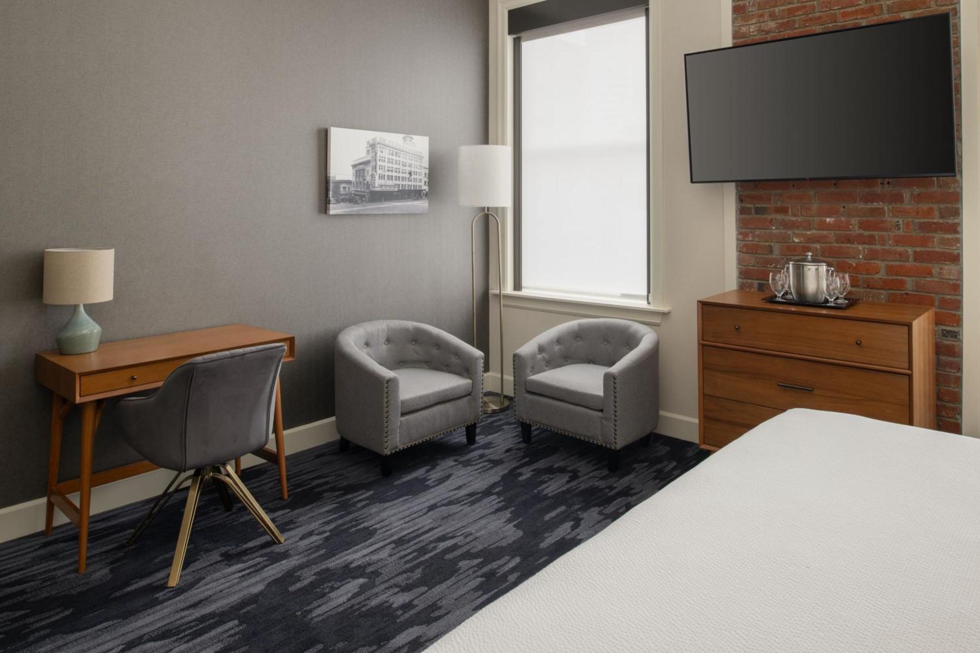 Courtyard Tacoma Downtown Hotel Екстериор снимка