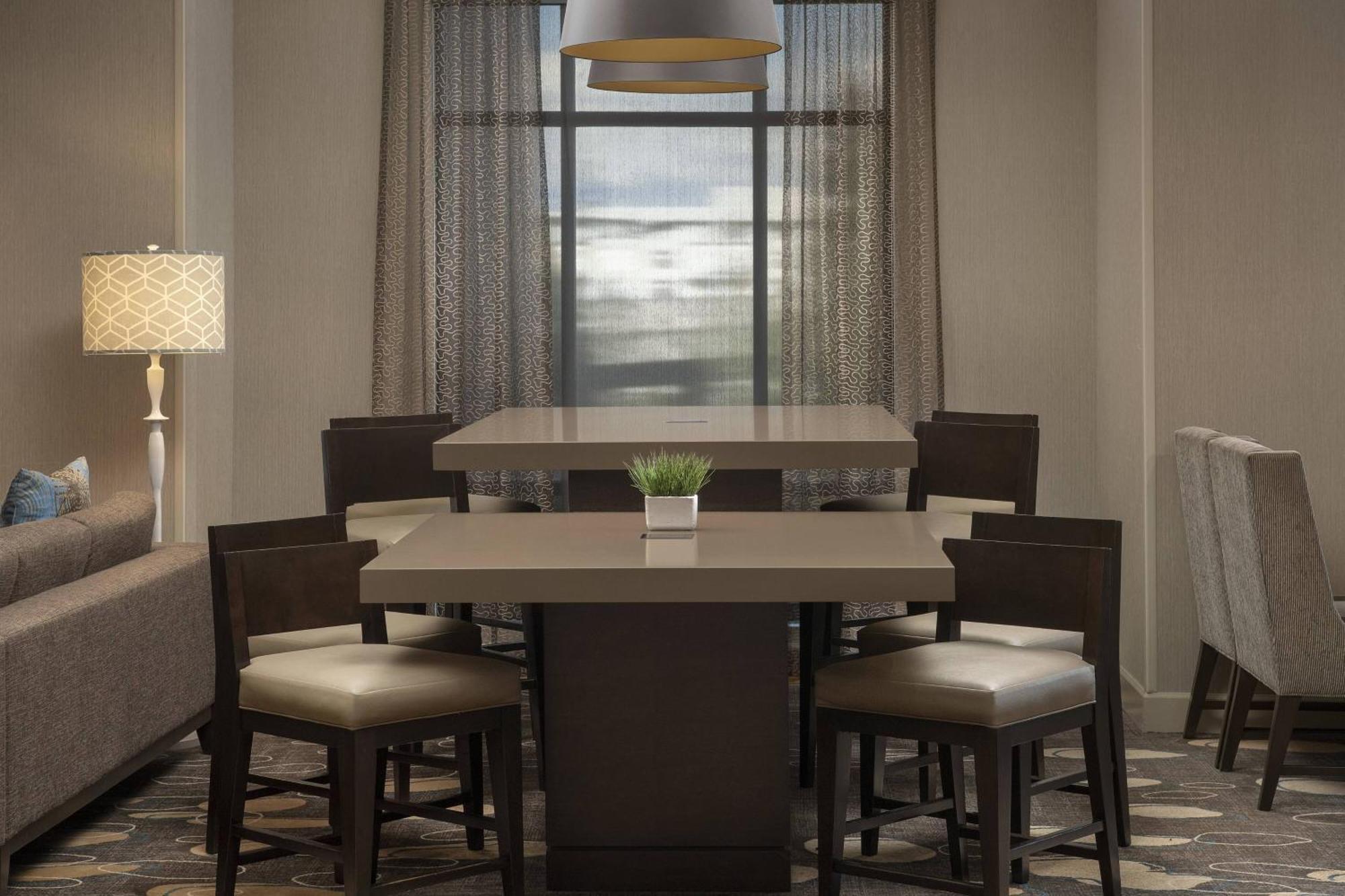 Courtyard Tacoma Downtown Hotel Екстериор снимка