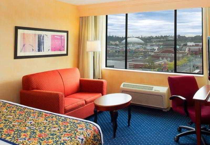 Courtyard Tacoma Downtown Hotel Стая снимка